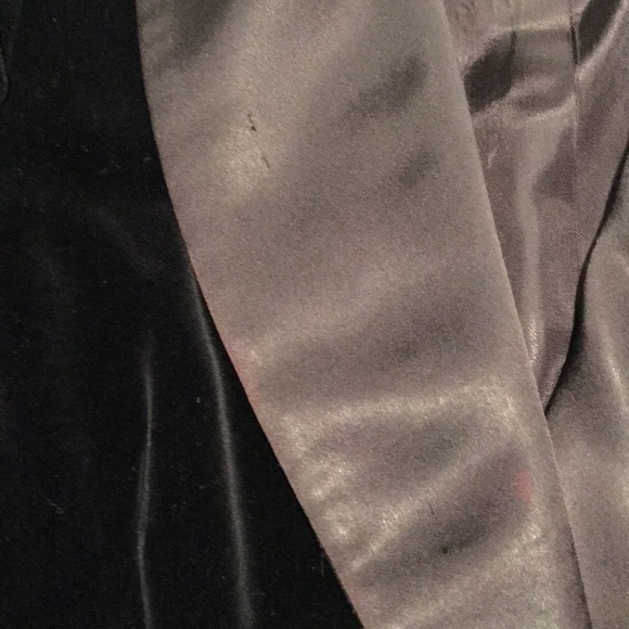 Vintage EmilyM tuxedo black velvet and satin jacket - Picture 8 of 8